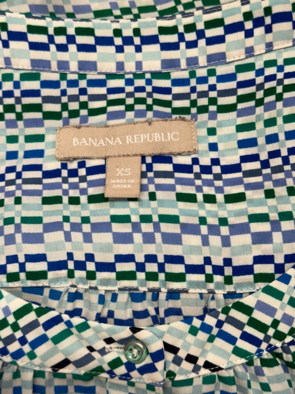 Banana Republic Blue and Green Geometric Scoop Neck Blouse - Picture 8 of 10